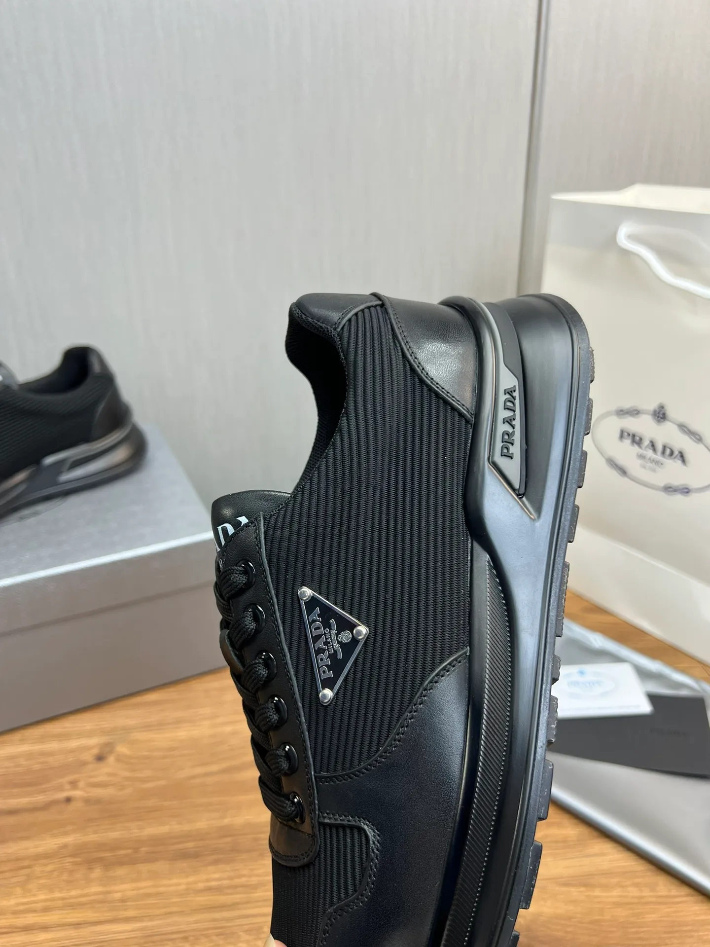 Men's shoes 💰580💰 [PRADA] Men's shoes are popular in the counter, official website is synchronized, 1 high-quality shipment ✔️Original cowhide stitching mesh + cowhide lining, 1🆚1 replica, original original bottom, 38-45 (45 customized, non-refundable)